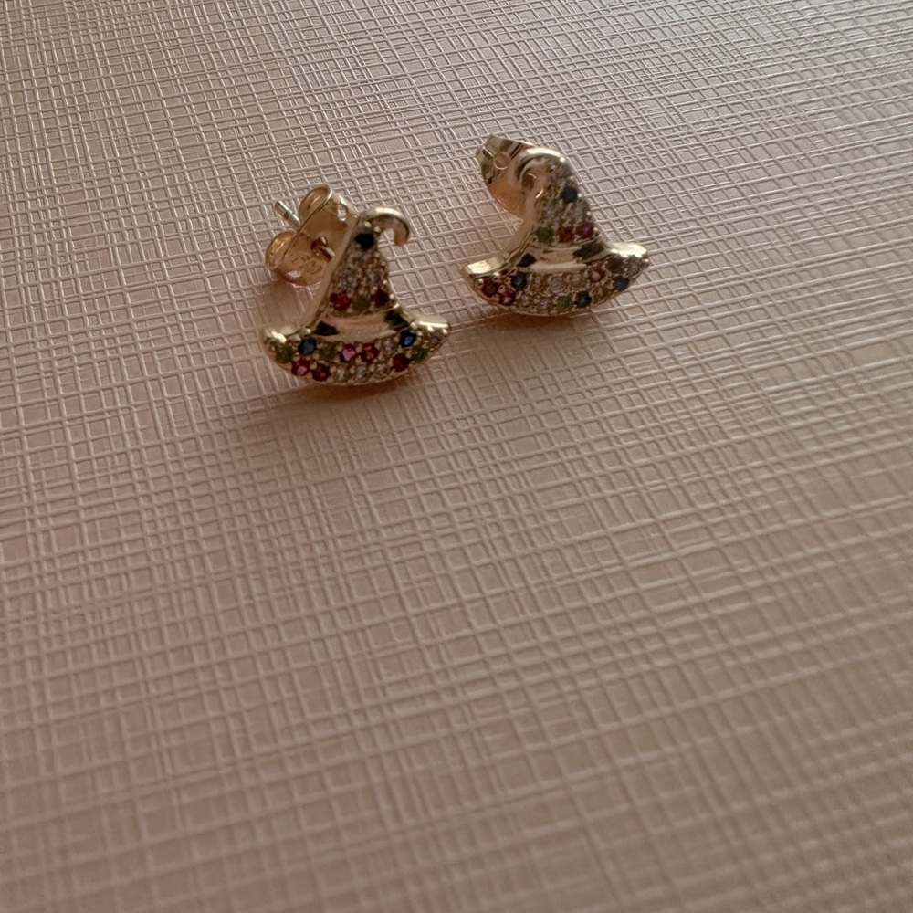 Witch hat earrings